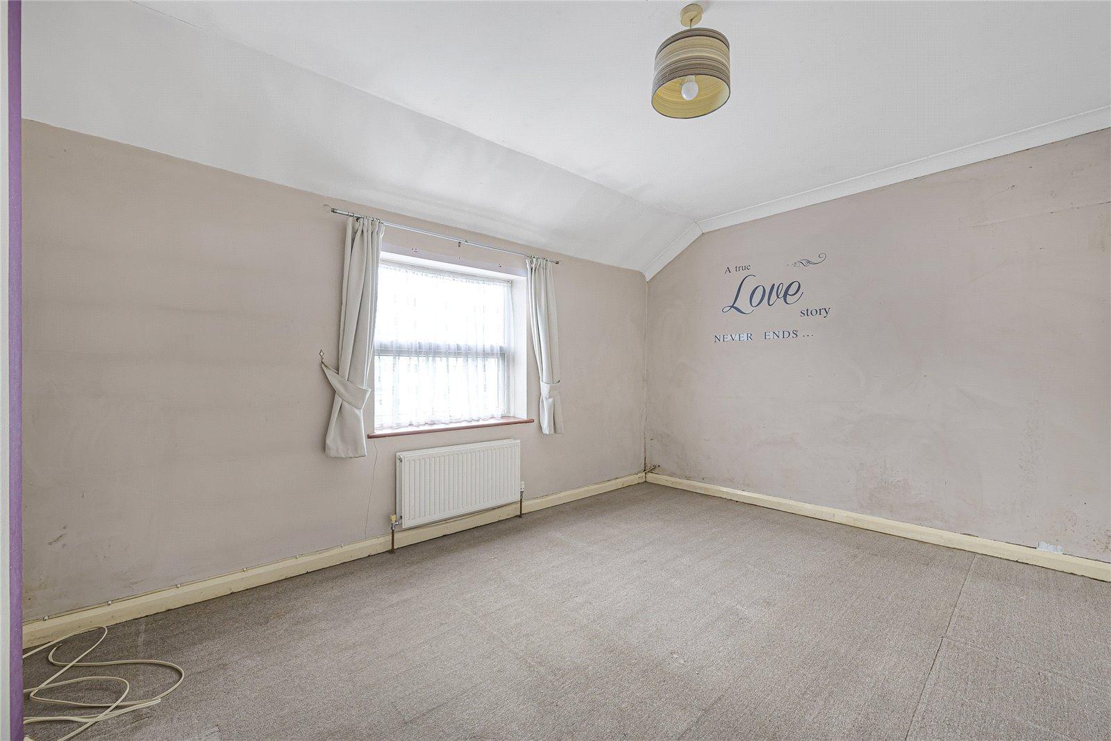 2 bedroom house for sale in Swanscombe | Robinson Jackson