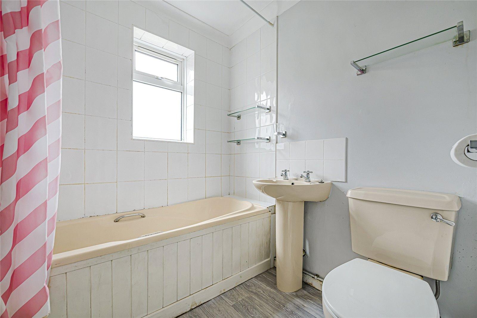 2 bedroom house for sale in Swanscombe | Robinson Jackson