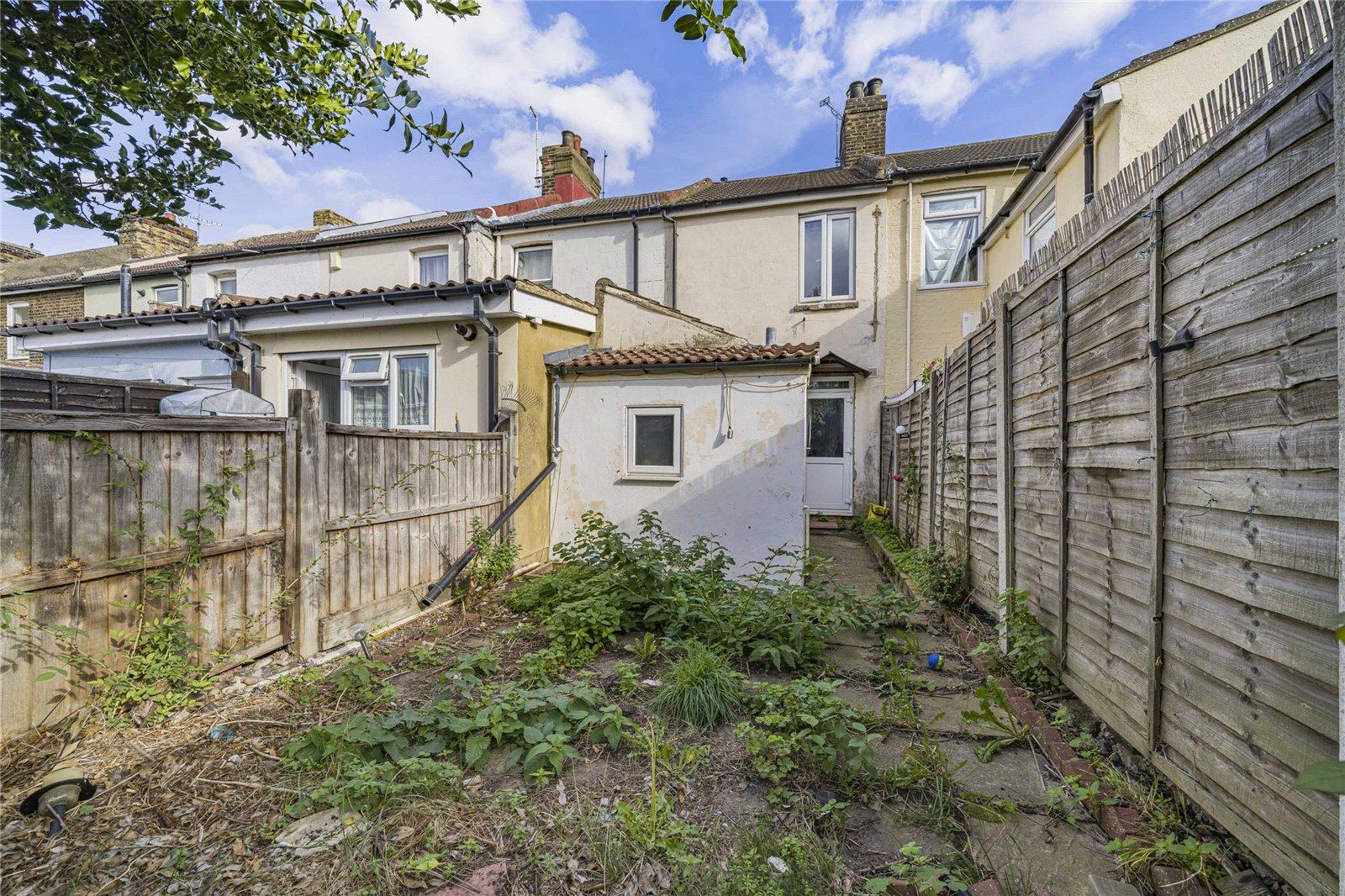 2 bedroom house for sale in Swanscombe | Robinson Jackson