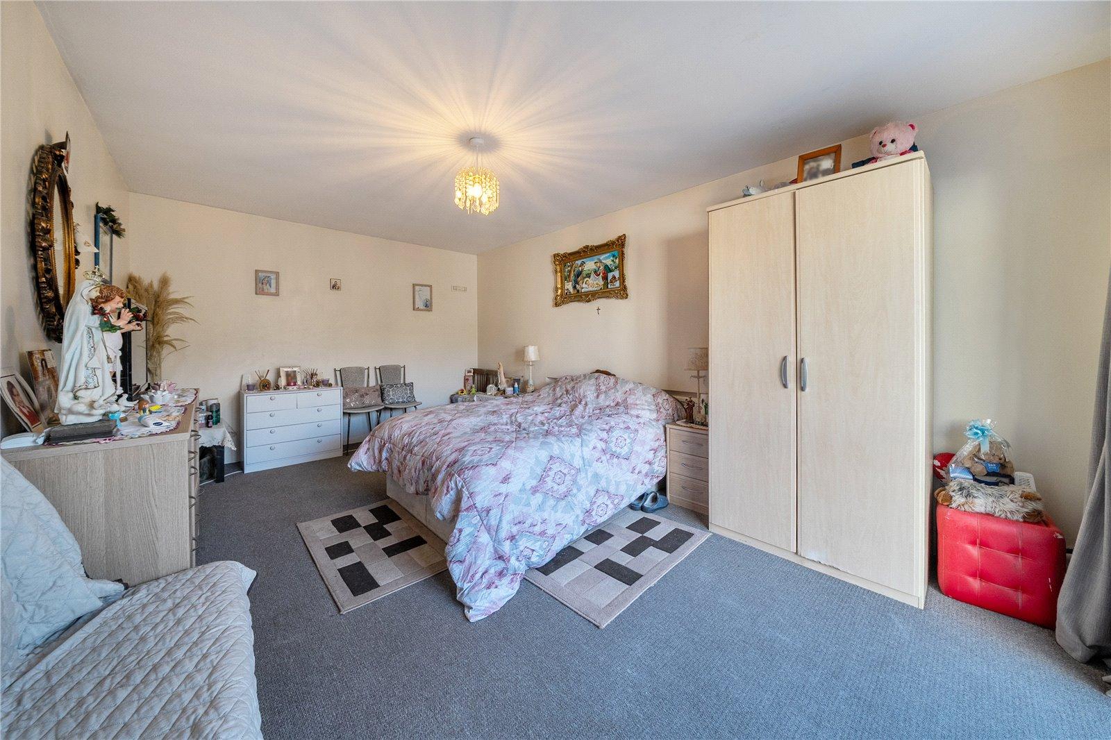 3 bedroom bungalow for sale in Streatham | Robinson Jackson