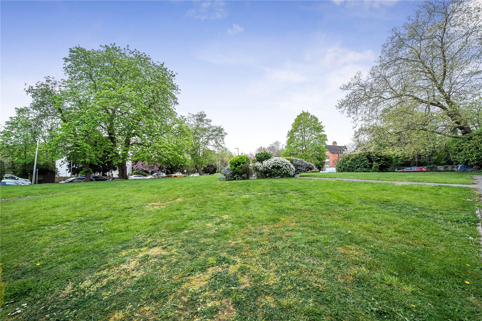 2 bedroom property for sale in Lawrie Park Road | Robinson Jackson
