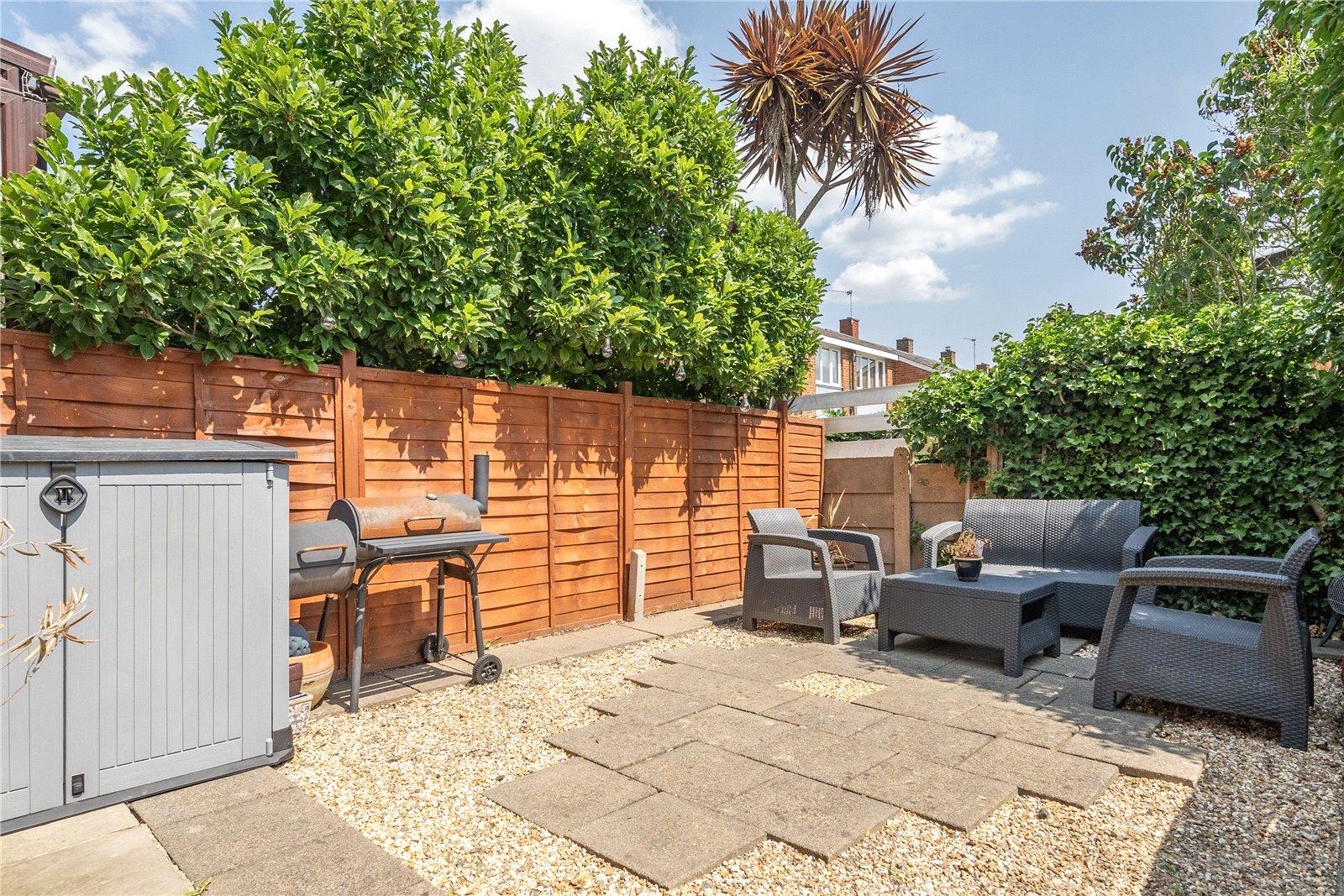 2 bedroom house for sale in London | Robinson Jackson