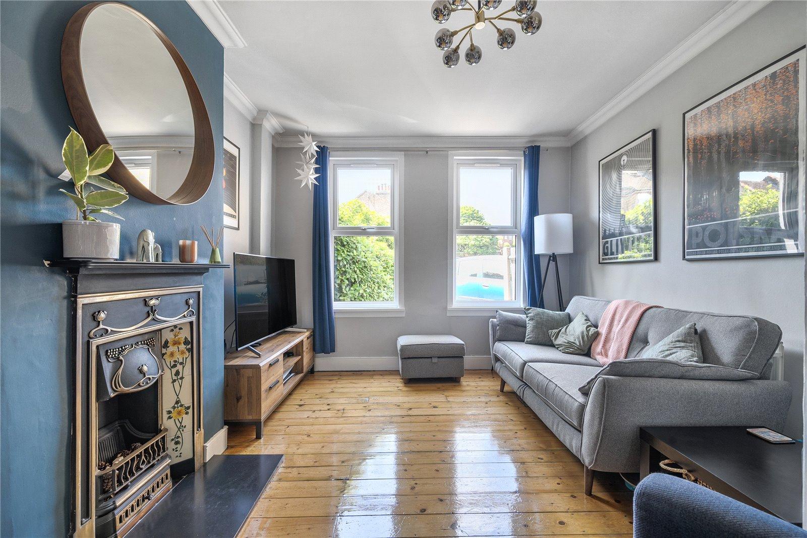 2 bedroom house for sale in London | Robinson Jackson