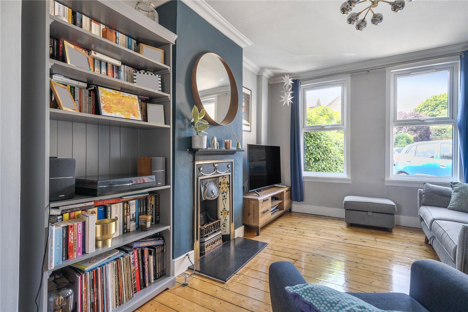 2 bedroom house for sale in London | Robinson Jackson