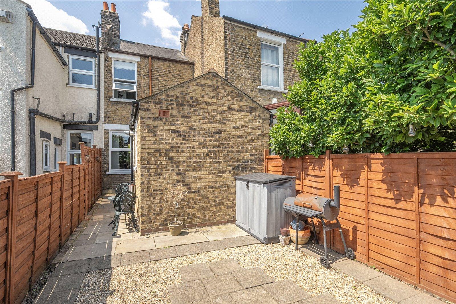 2 bedroom house for sale in London | Robinson Jackson