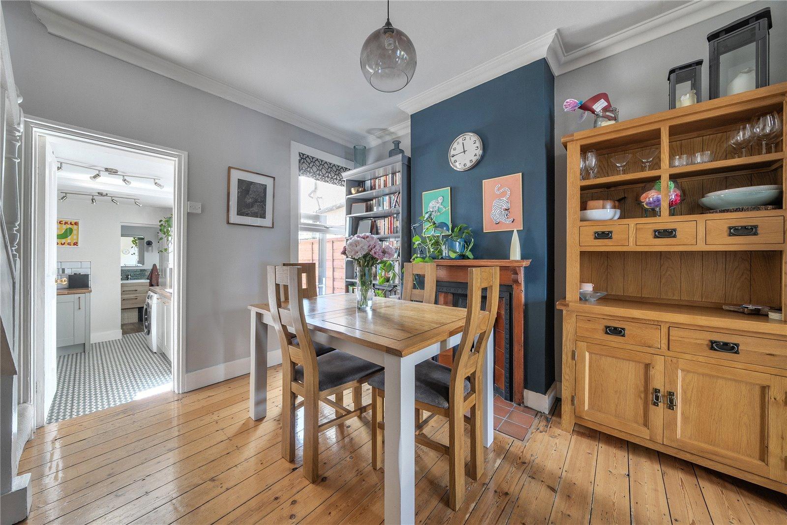 2 bedroom house for sale in London | Robinson Jackson