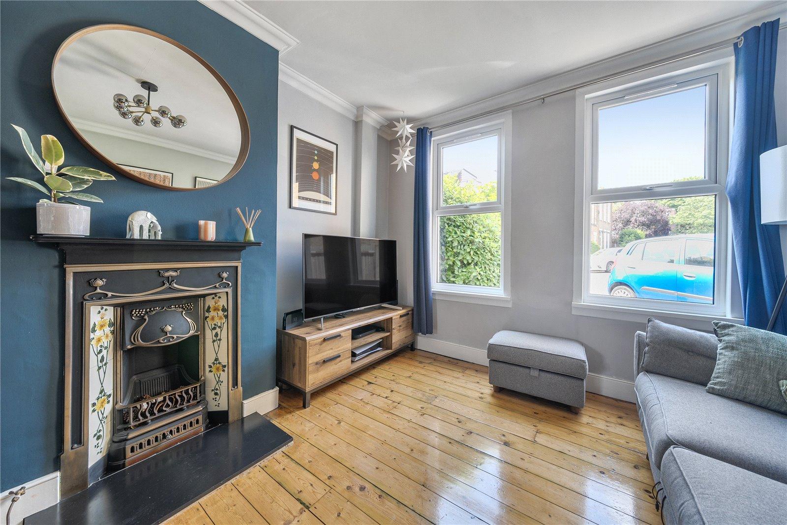 2 bedroom house for sale in London | Robinson Jackson