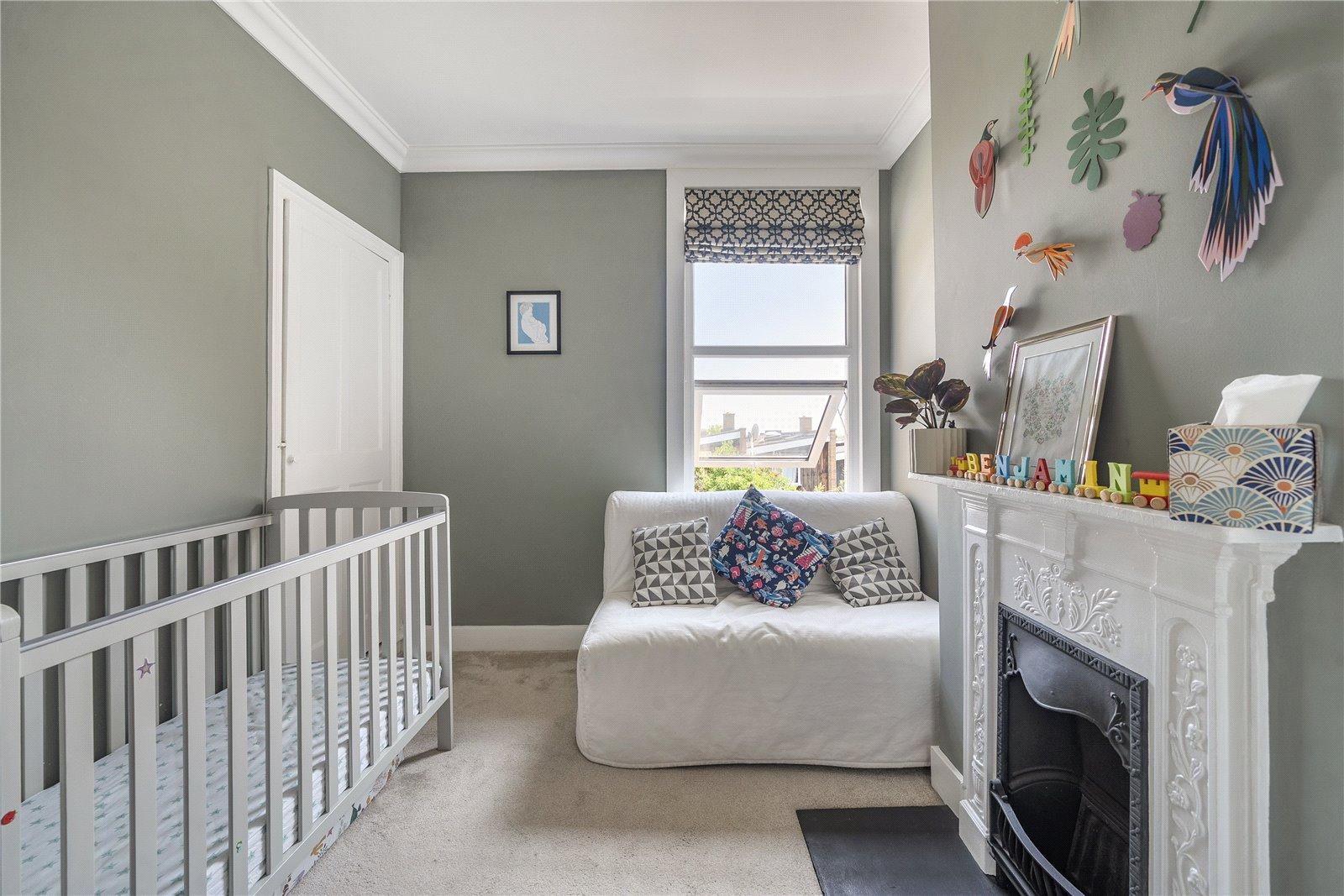 2 bedroom house for sale in London | Robinson Jackson