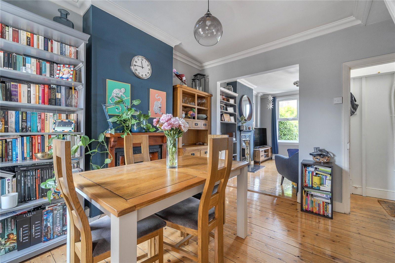 2 bedroom house for sale in London | Robinson Jackson