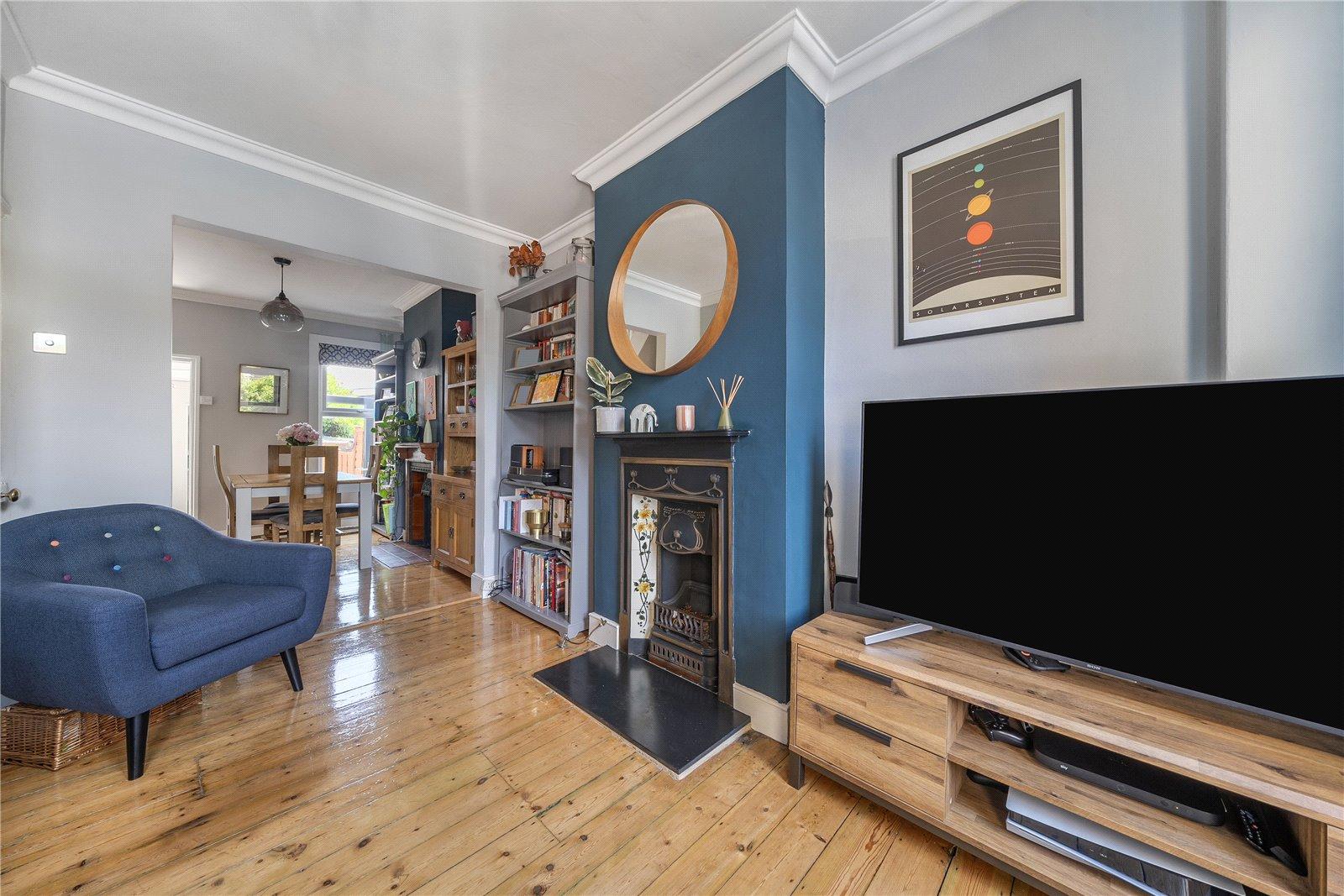 2 bedroom house for sale in London | Robinson Jackson