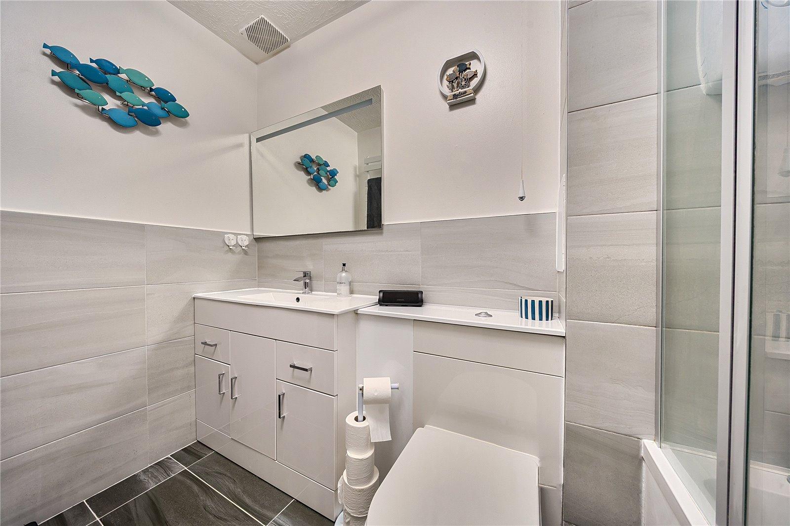 3 bedroom house for sale in London | Robinson Jackson