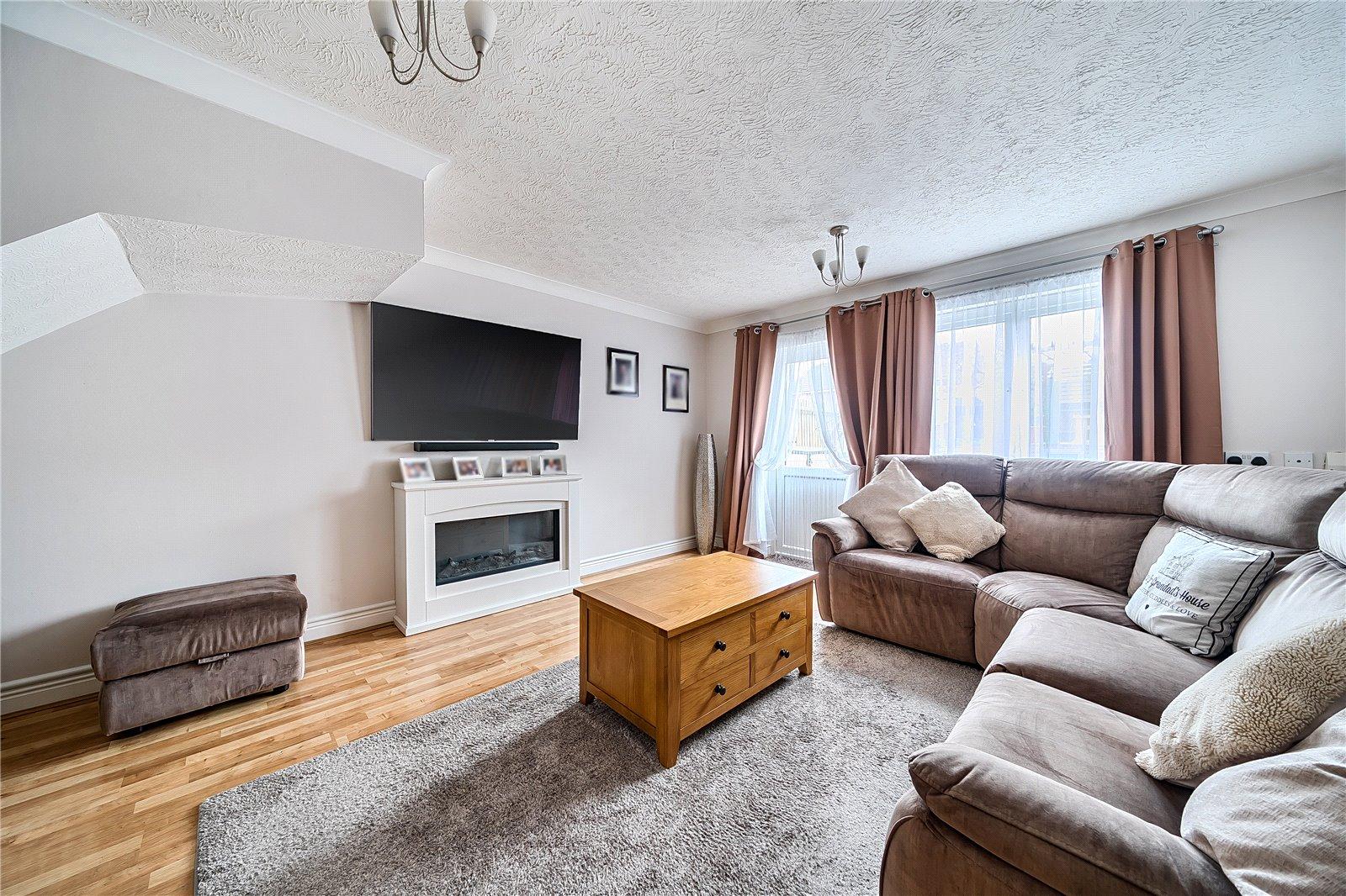 3 bedroom house for sale in London | Robinson Jackson