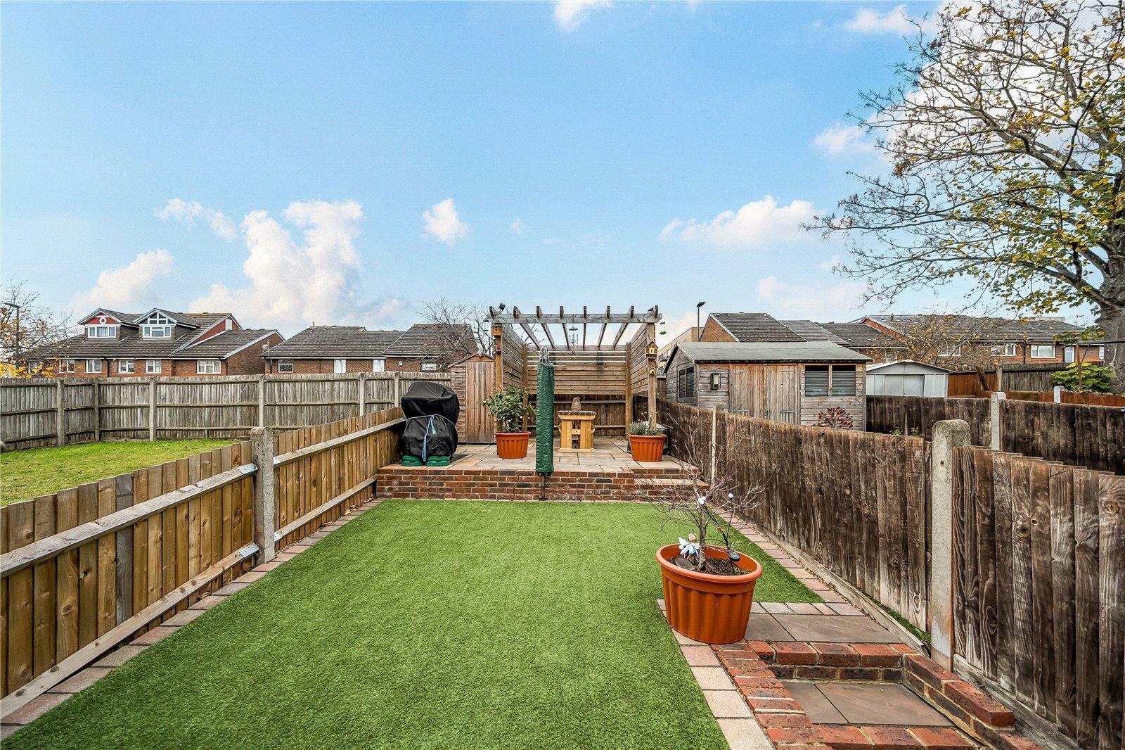 3 bedroom house for sale in London | Robinson Jackson