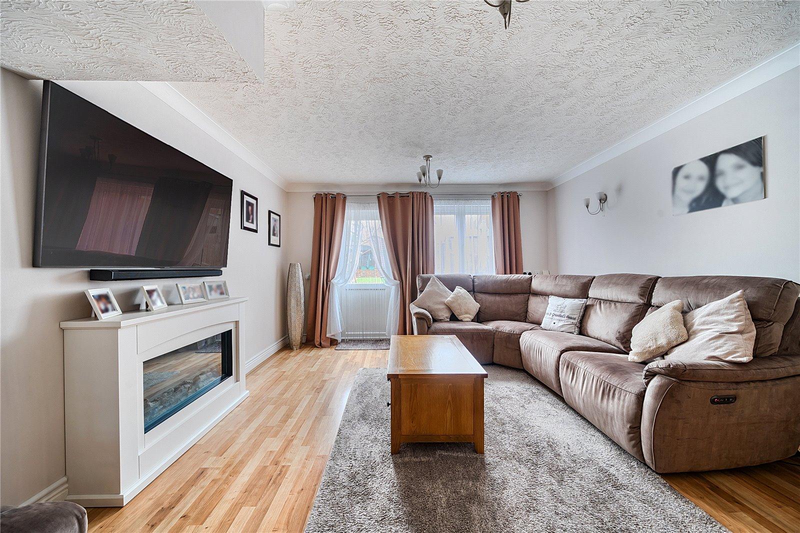 3 bedroom house for sale in London | Robinson Jackson