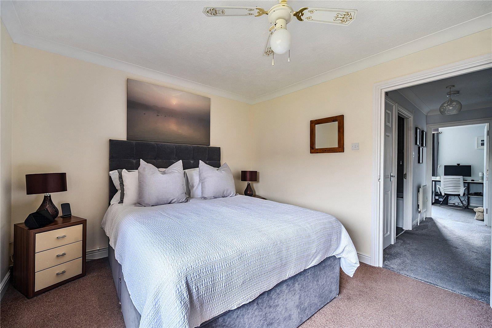 3 bedroom house for sale in London | Robinson Jackson
