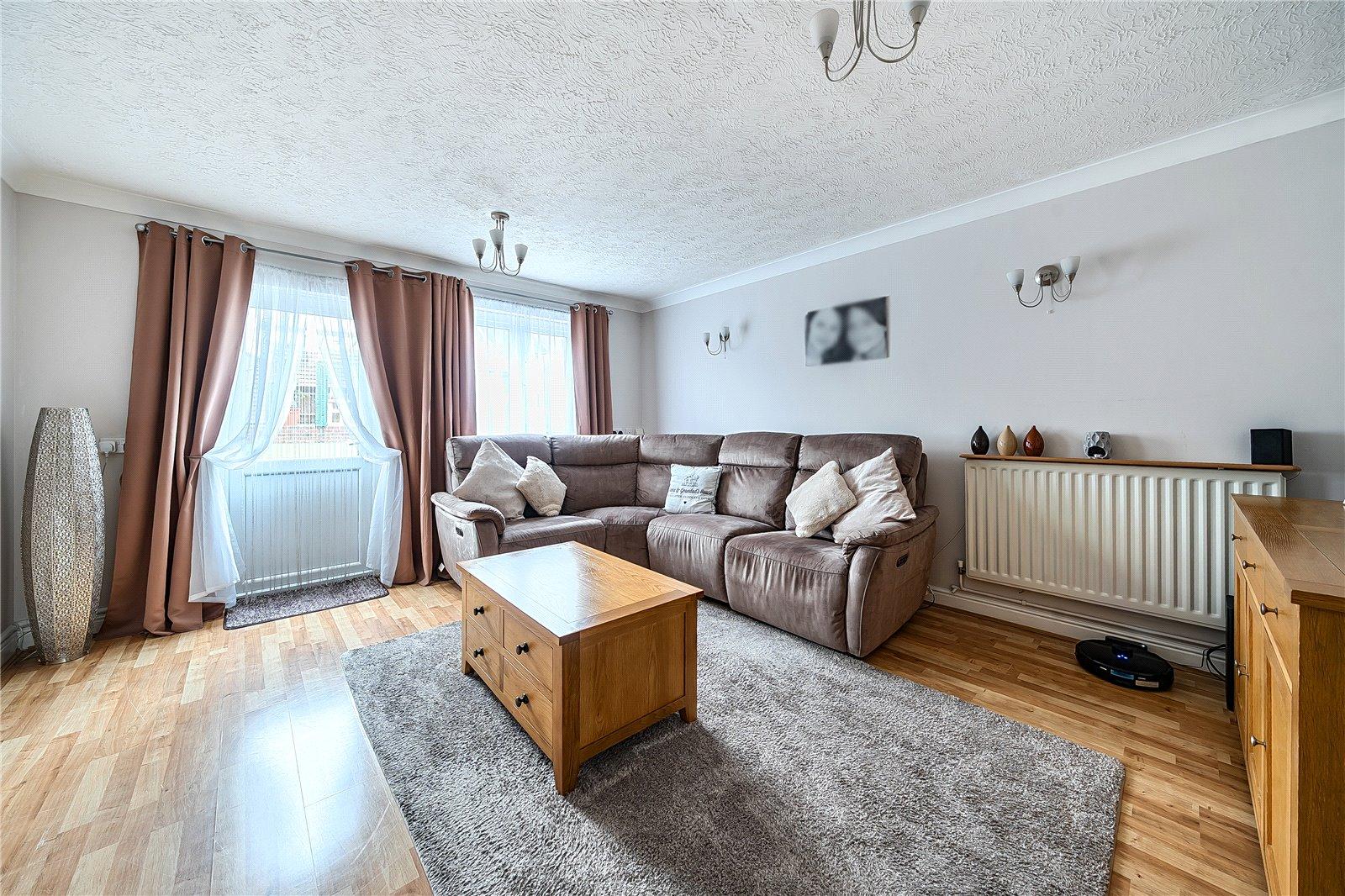 3 bedroom house for sale in London | Robinson Jackson