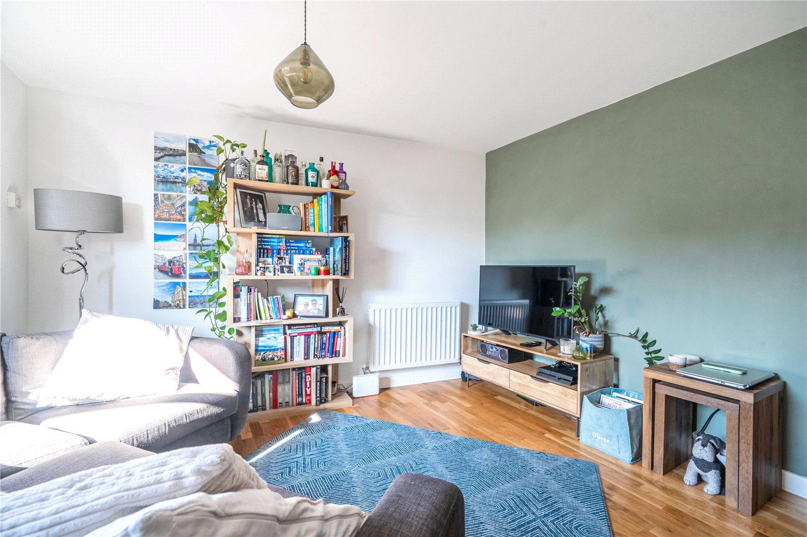 2 bedroom property for sale in London | Robinson Jackson