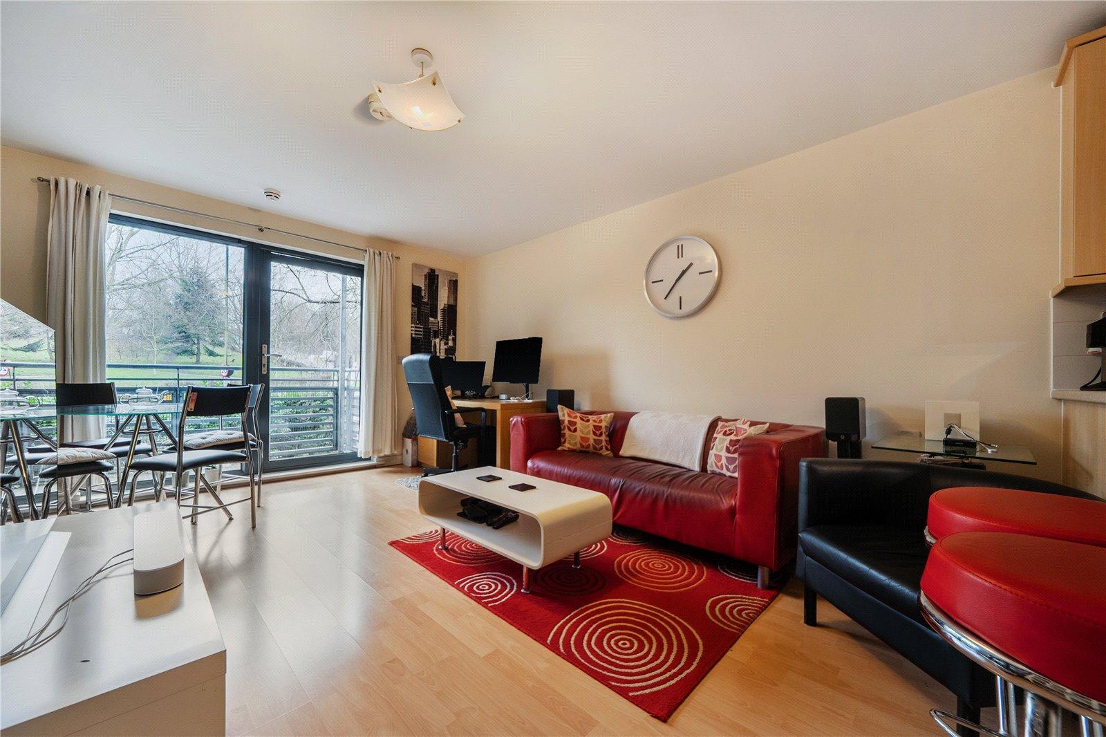 2 bedroom property for sale in West Norwood | Robinson Jackson