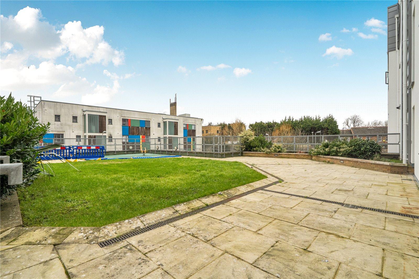 2 bedroom property for sale in West Norwood | Robinson Jackson