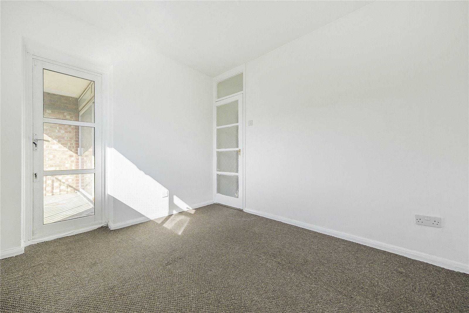2 bedroom property for sale in London | Robinson Jackson