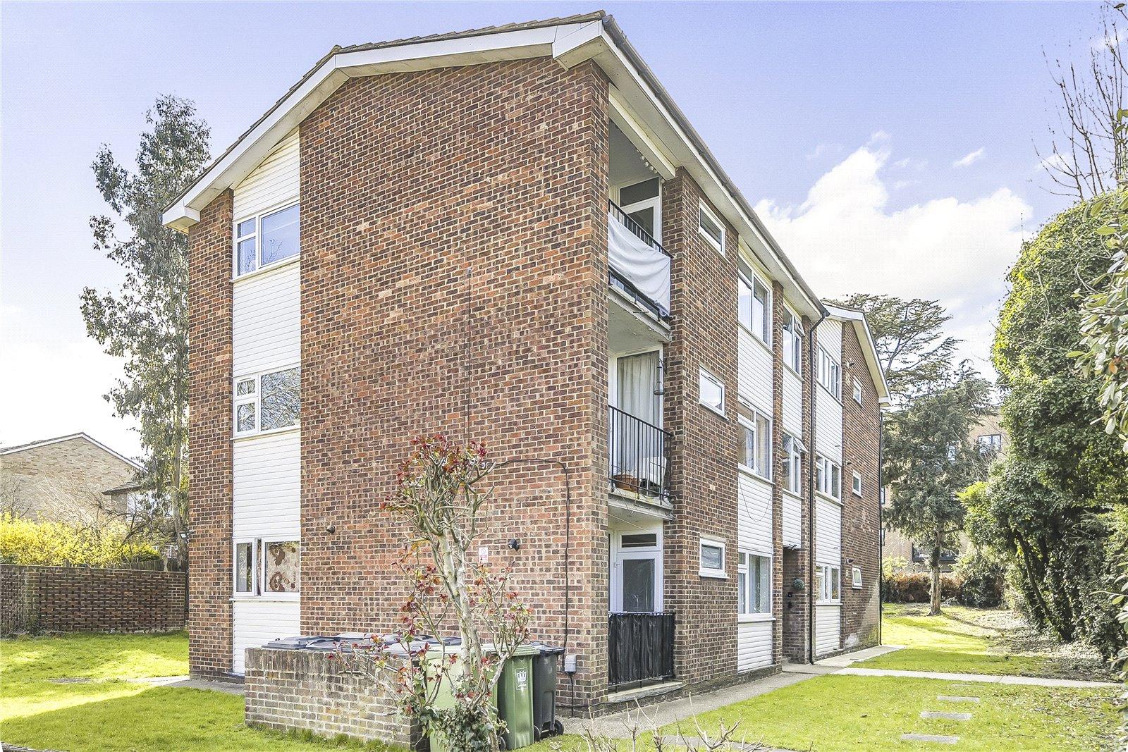 2 bedroom property for sale in London | Robinson Jackson