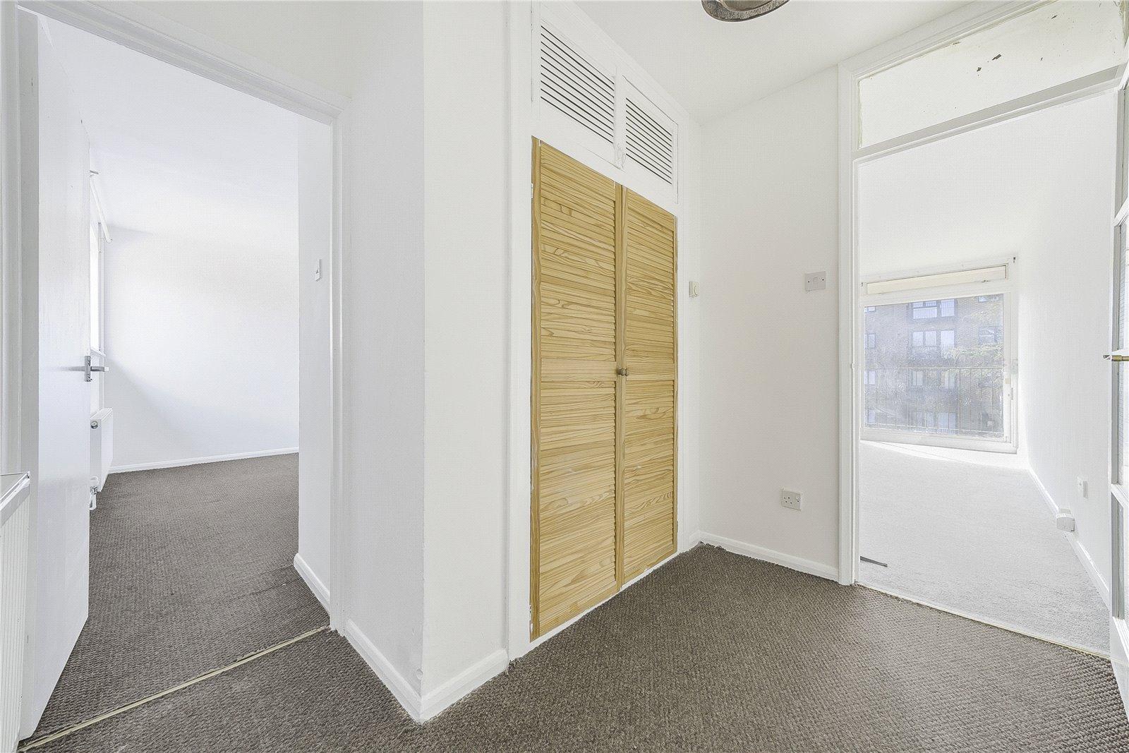 2 bedroom property for sale in London | Robinson Jackson