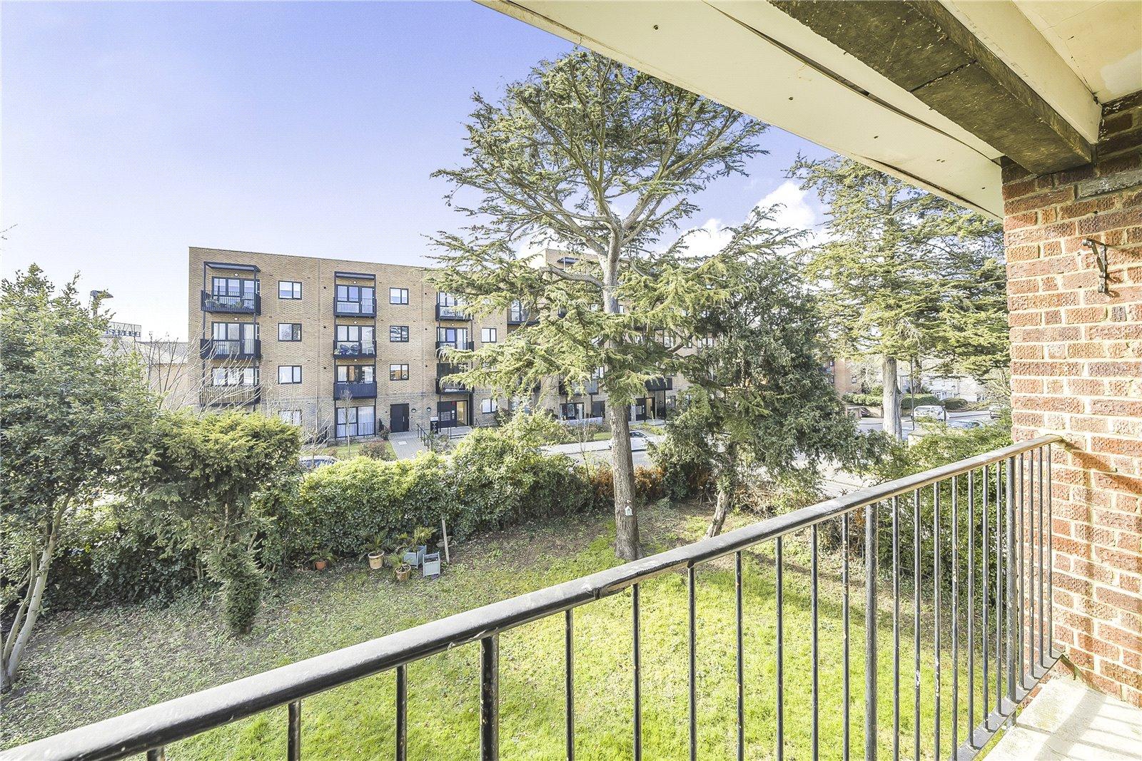 2 bedroom property for sale in London | Robinson Jackson
