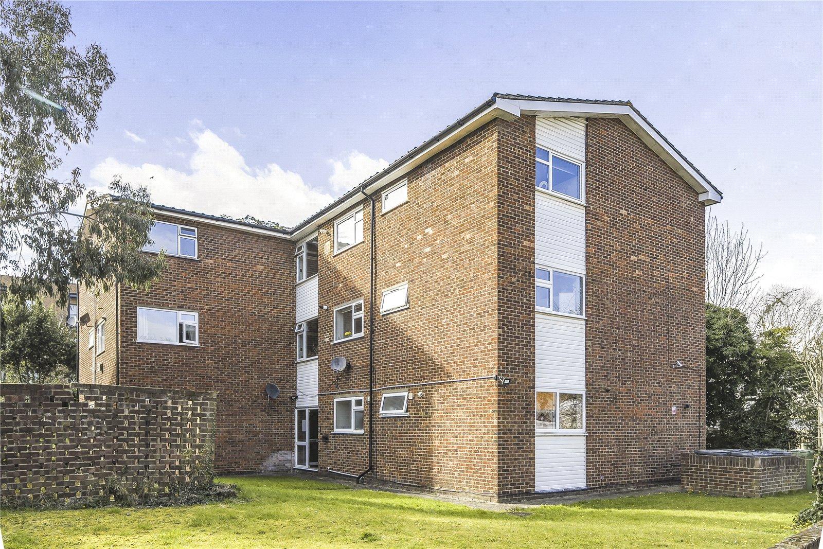 2 bedroom property for sale in London | Robinson Jackson