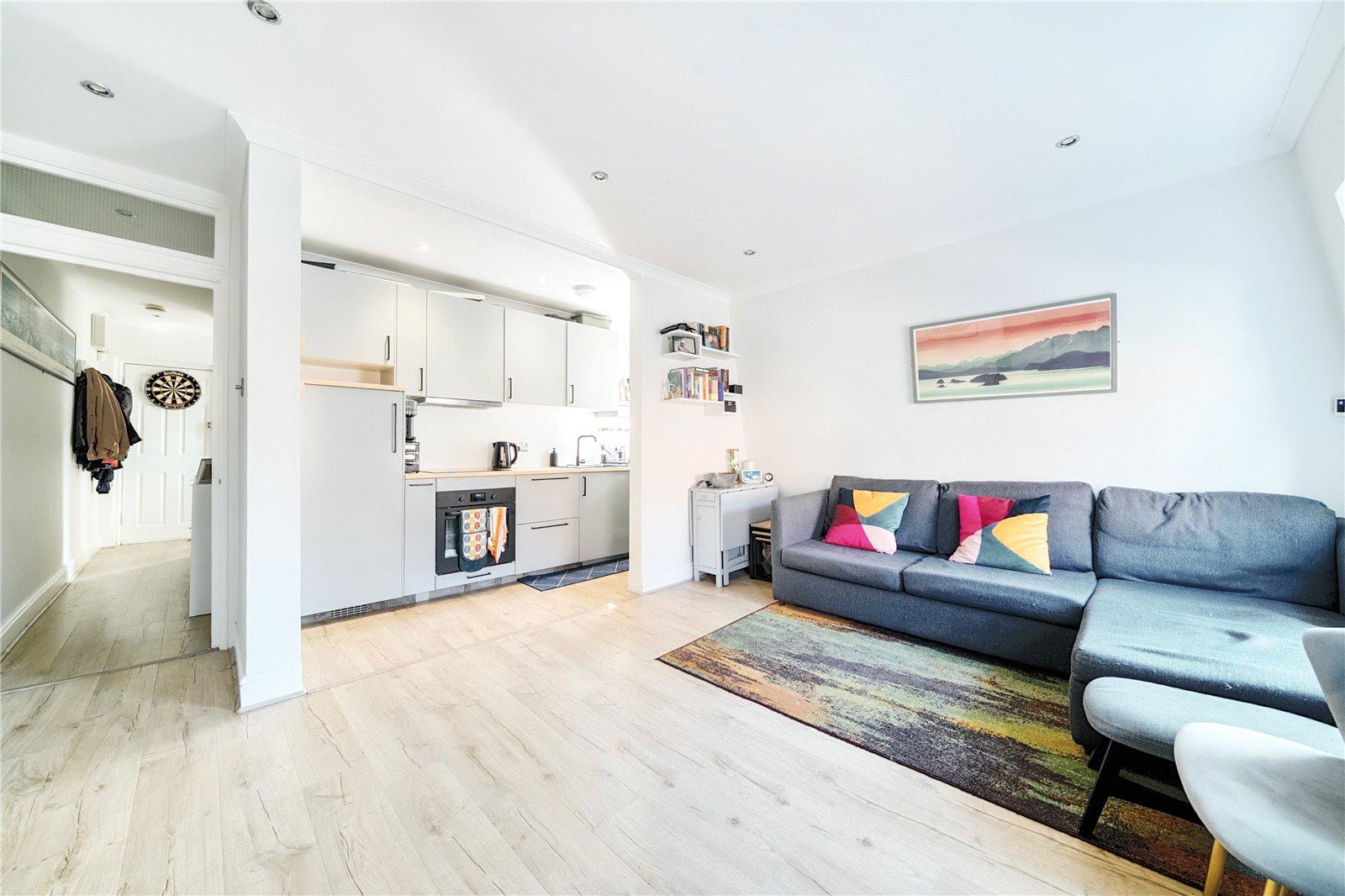 2 bedroom property for sale in London | Robinson Jackson