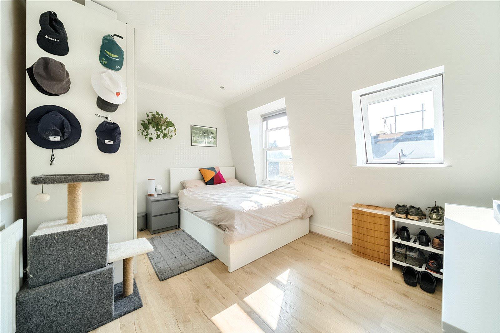 2 bedroom property for sale in London | Robinson Jackson