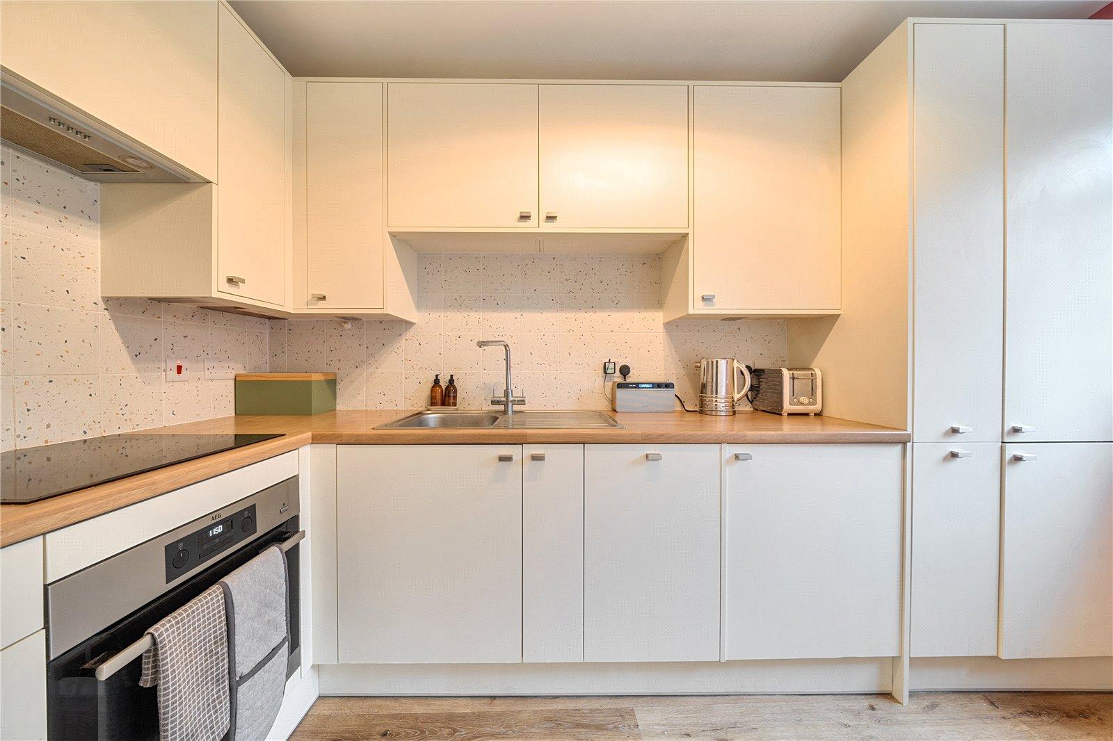 1 bedroom property for sale in London | Robinson Jackson