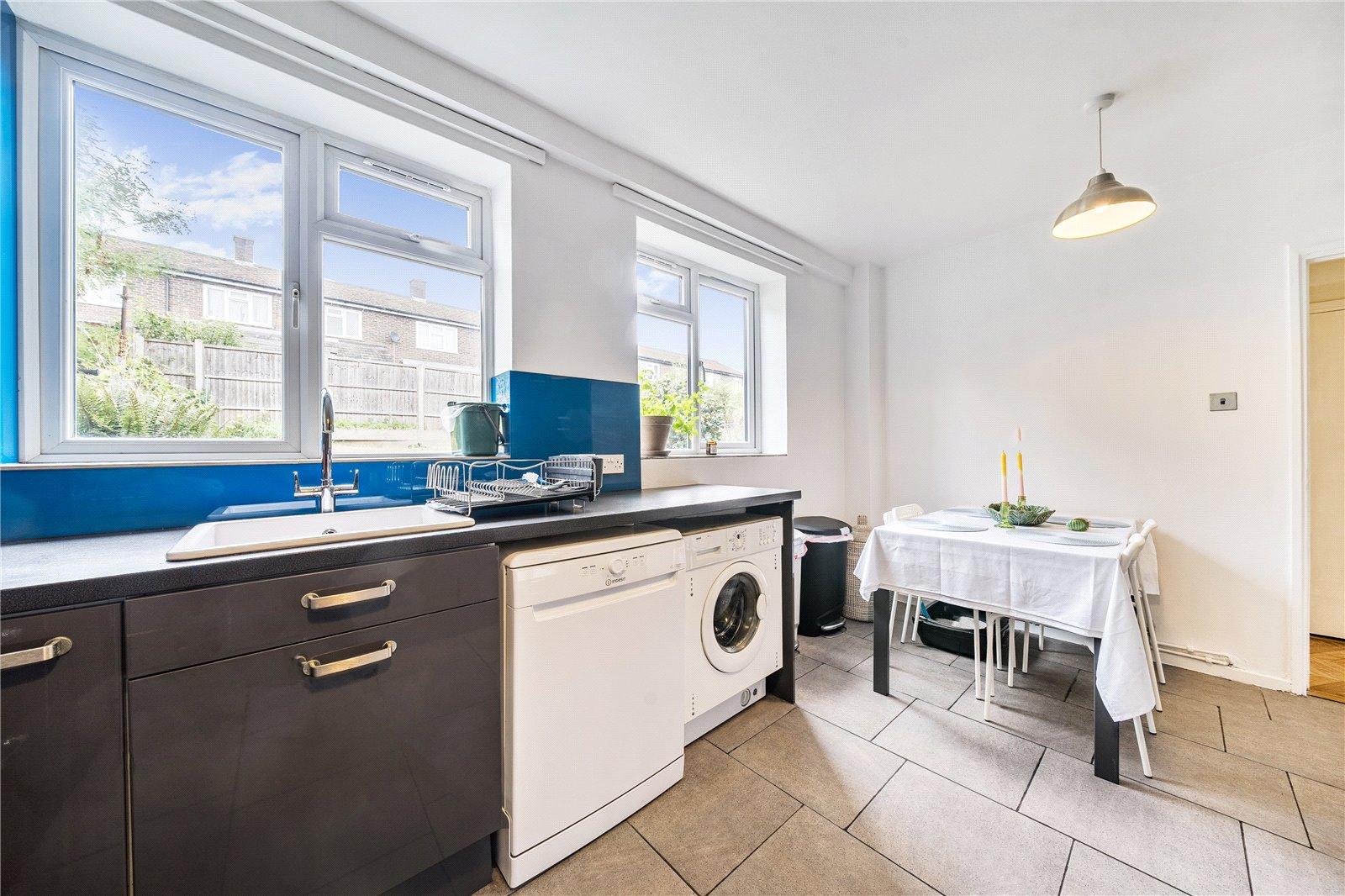3 bedroom house for sale in London | Robinson Jackson