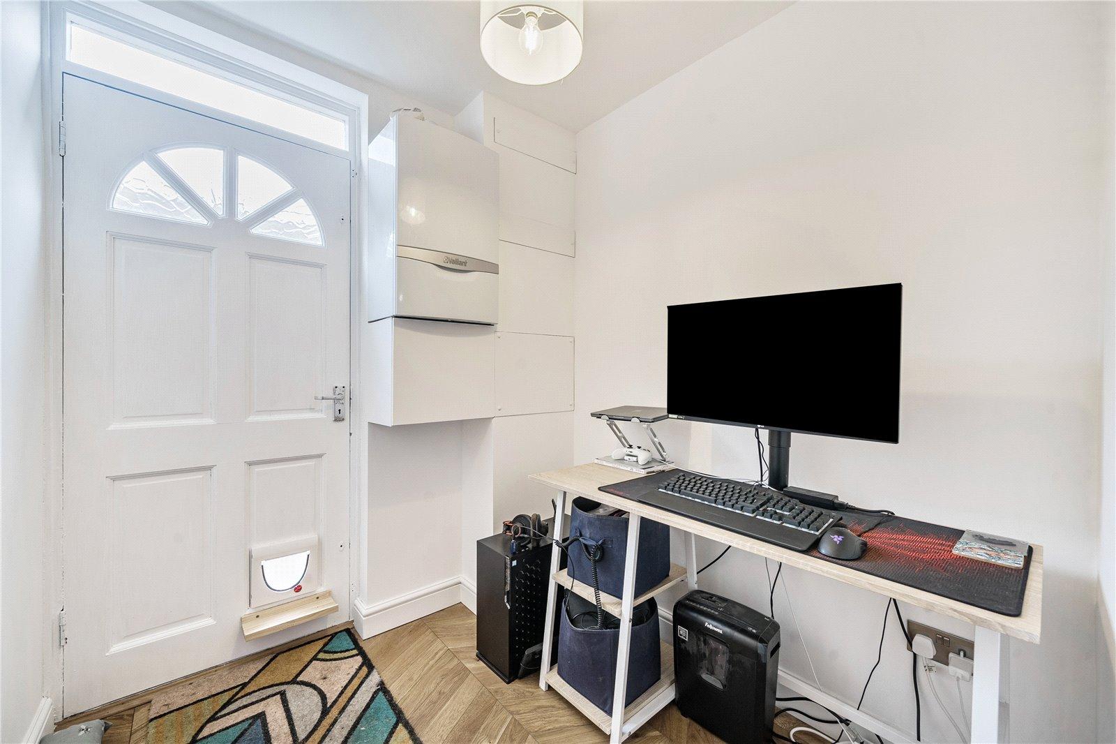 3 bedroom house for sale in London | Robinson Jackson