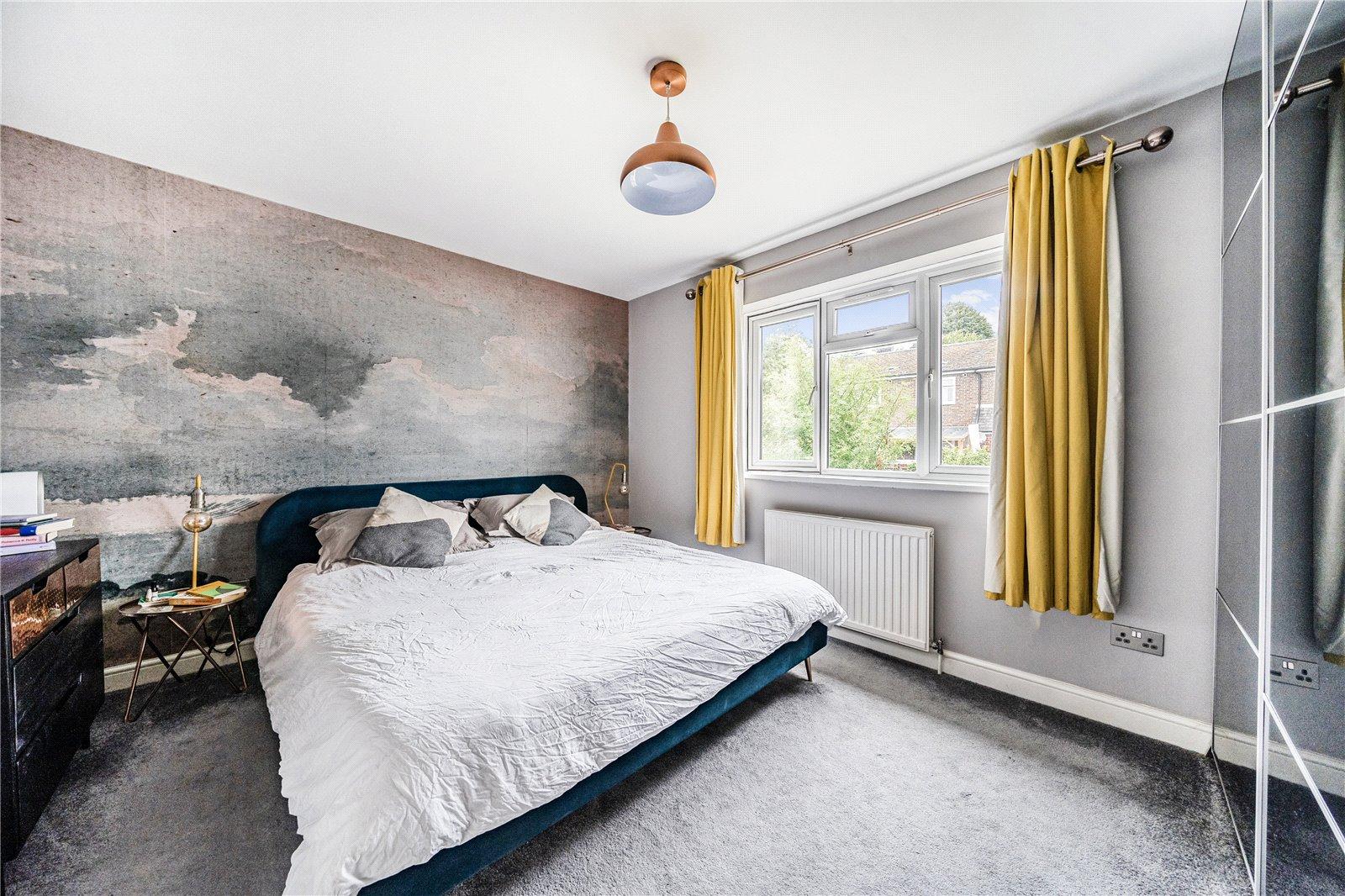 3 bedroom house for sale in London | Robinson Jackson