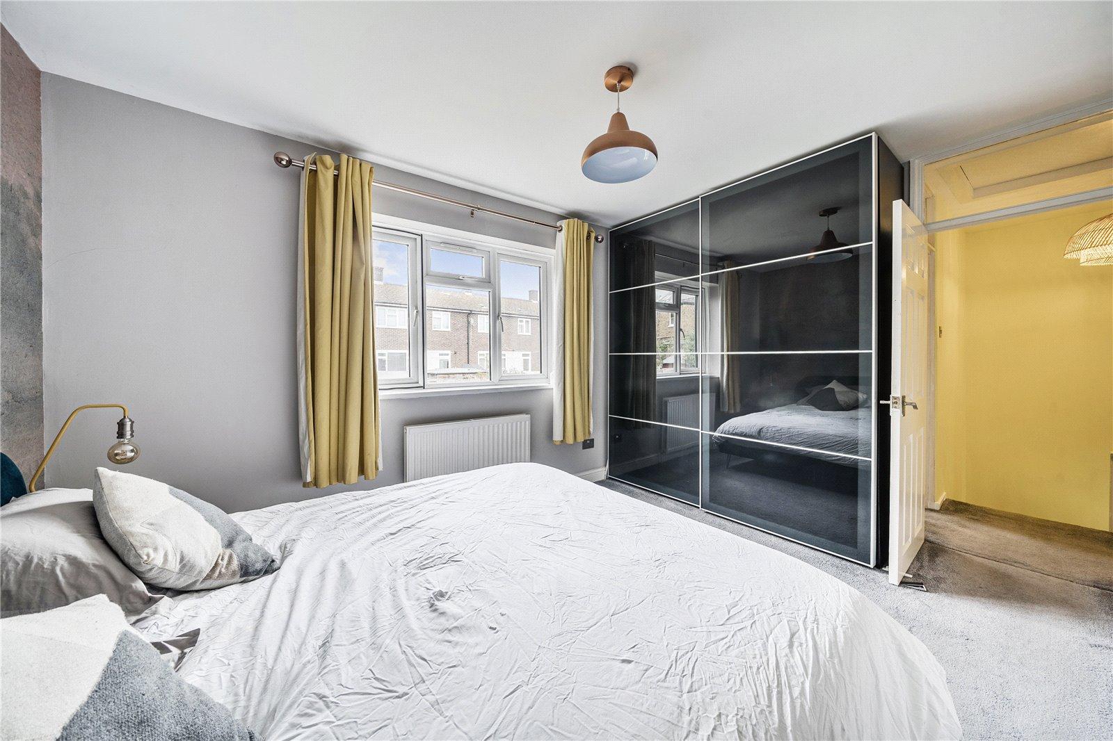 3 bedroom house for sale in London | Robinson Jackson