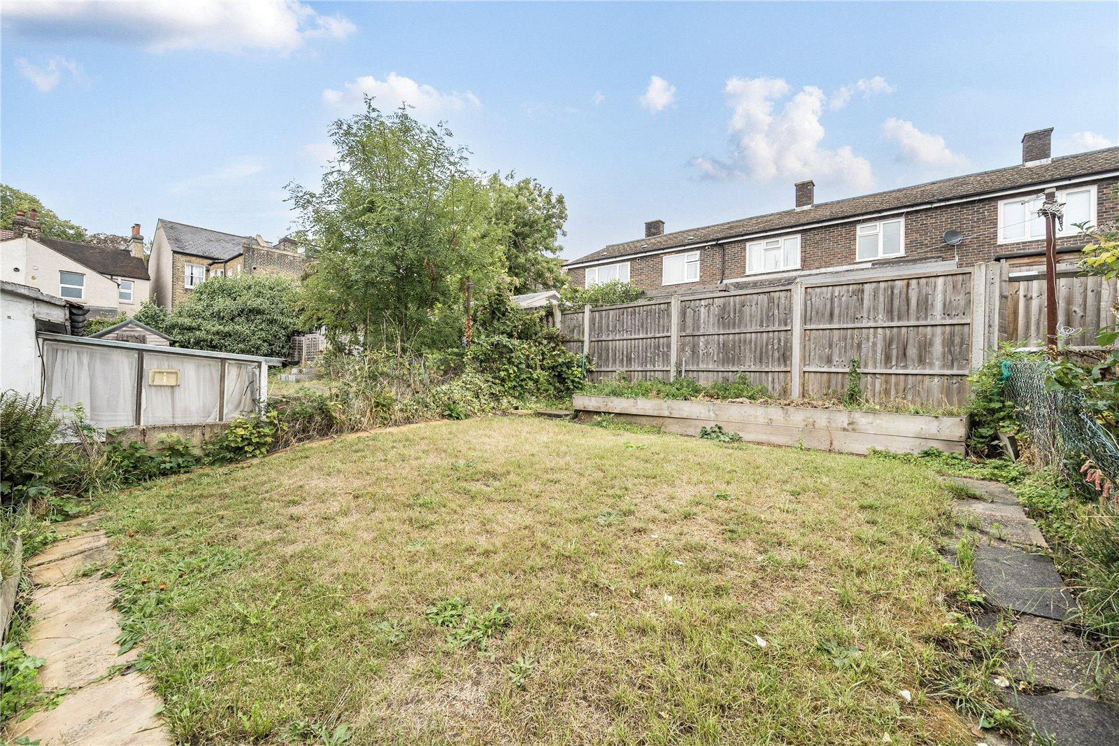 3 bedroom house for sale in London | Robinson Jackson