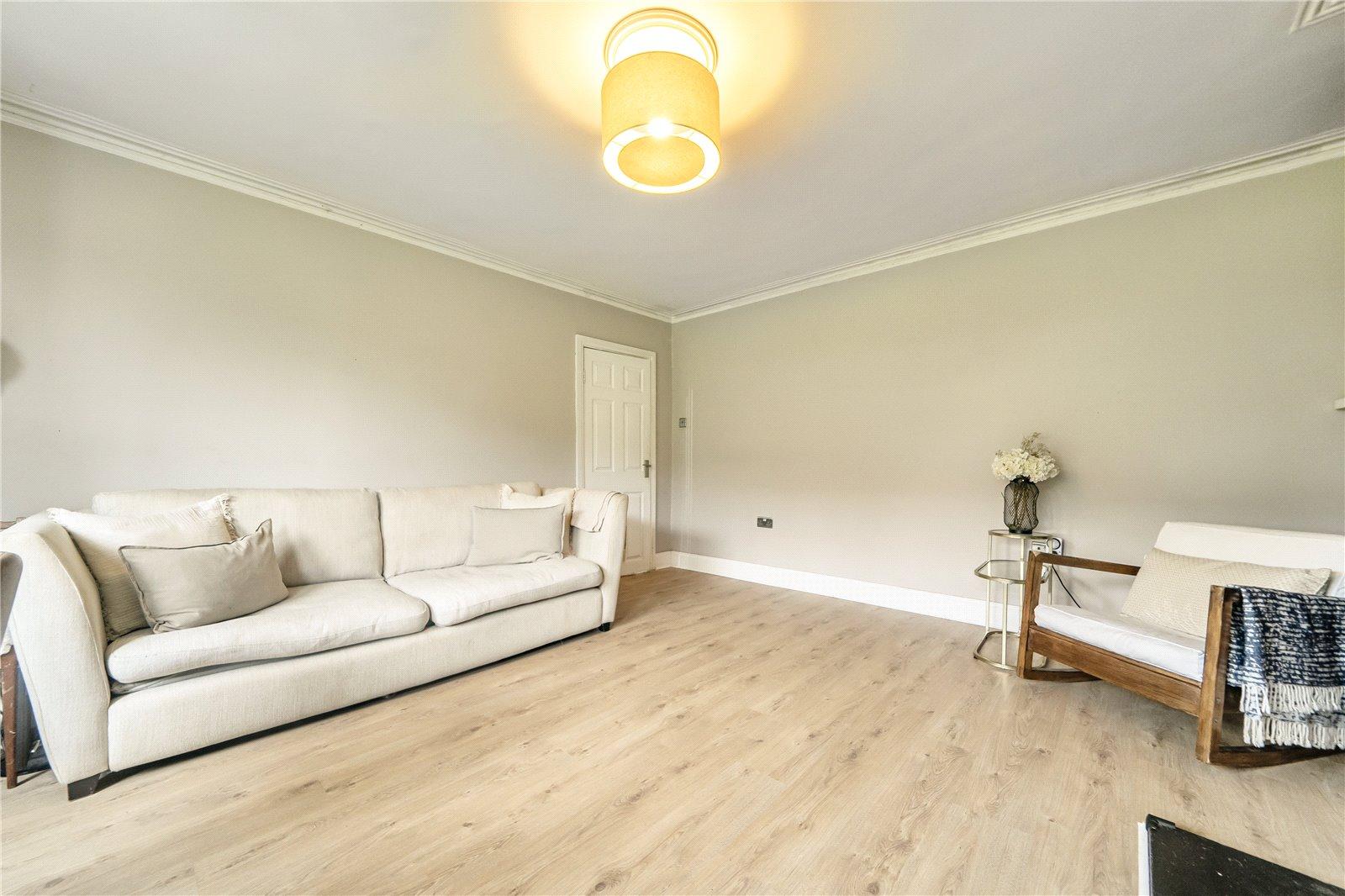 2 bedroom property for sale in Oakfield Road | Robinson Jackson