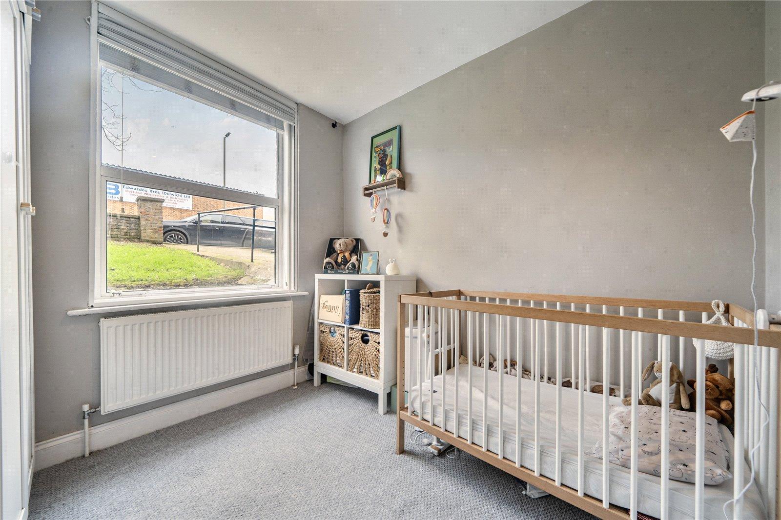 2 bedroom property for sale in Oakfield Road | Robinson Jackson