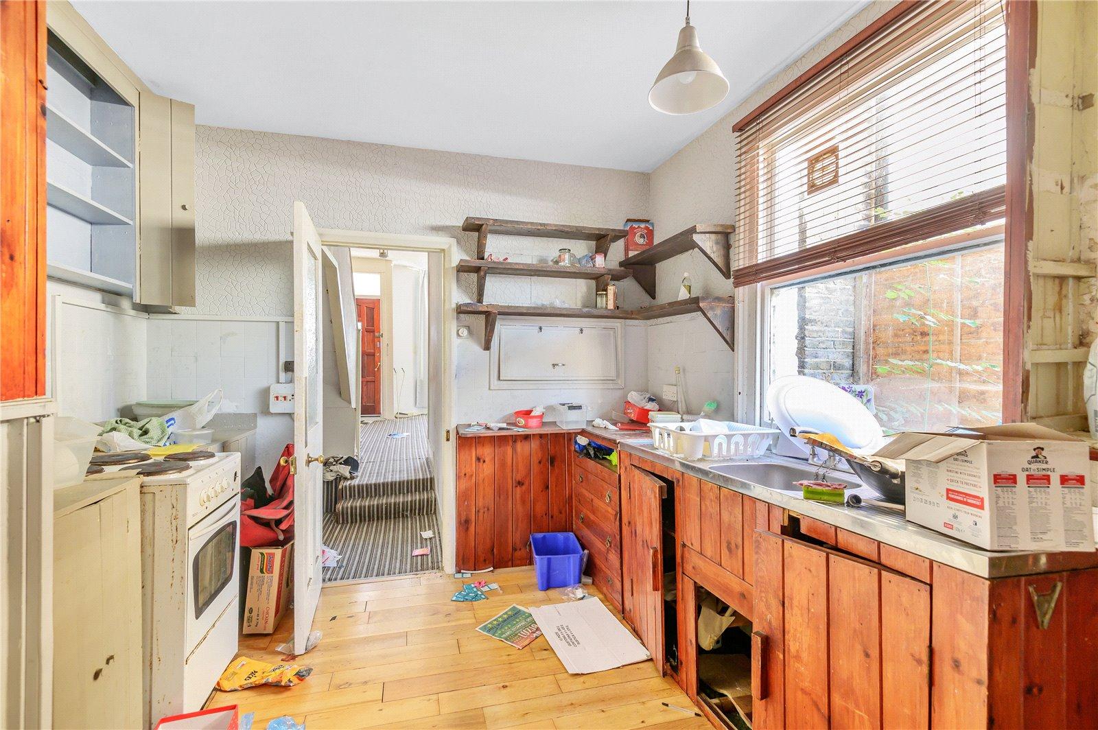 3 bedroom house for sale in London | Robinson Jackson