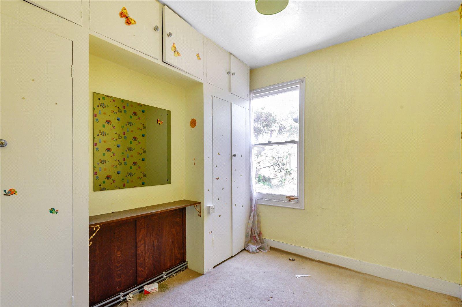 3 bedroom house for sale in London | Robinson Jackson