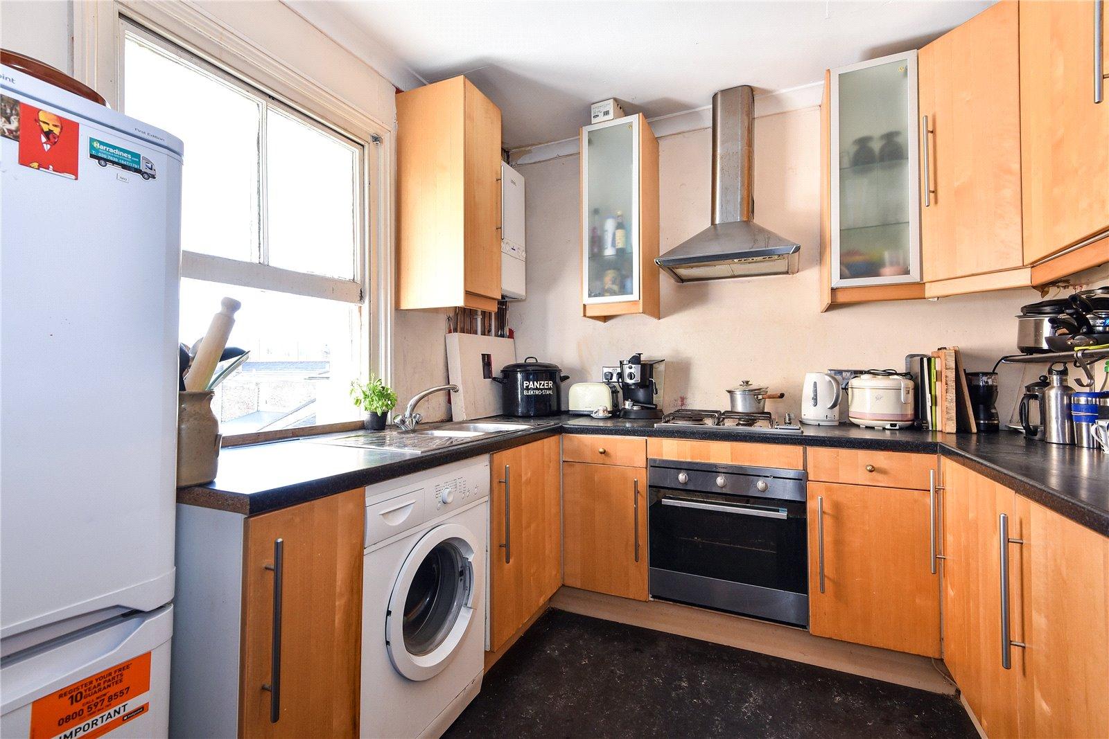 3 bedroom property for sale in London | Robinson Jackson