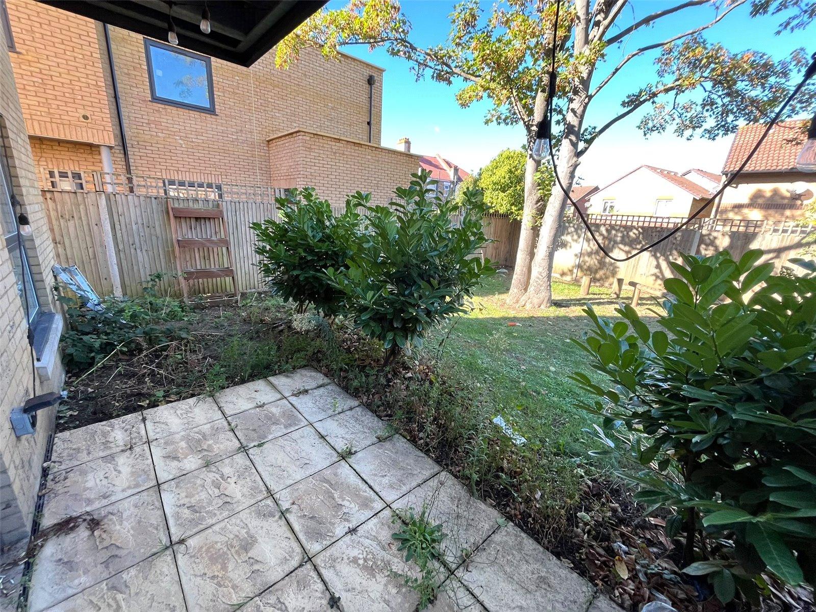 3 bedroom property for sale in South Norwood | Robinson Jackson