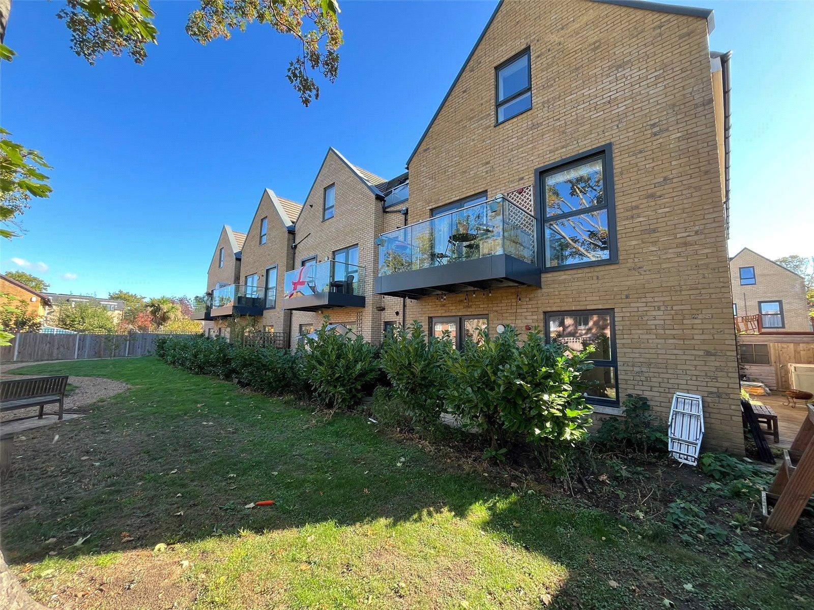 3 bedroom property for sale in South Norwood | Robinson Jackson