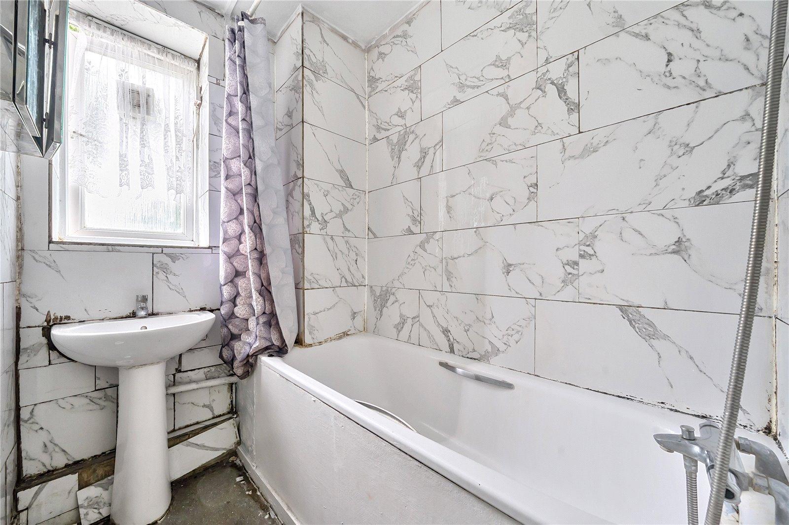 2 bedroom property for sale in  | Robinson Jackson