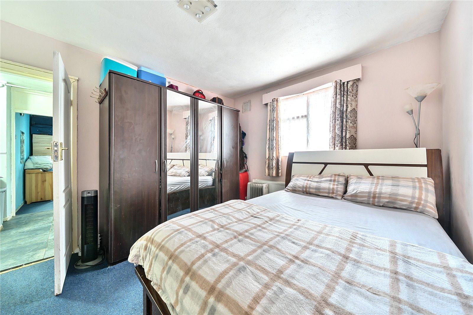 2 bedroom property for sale in  | Robinson Jackson