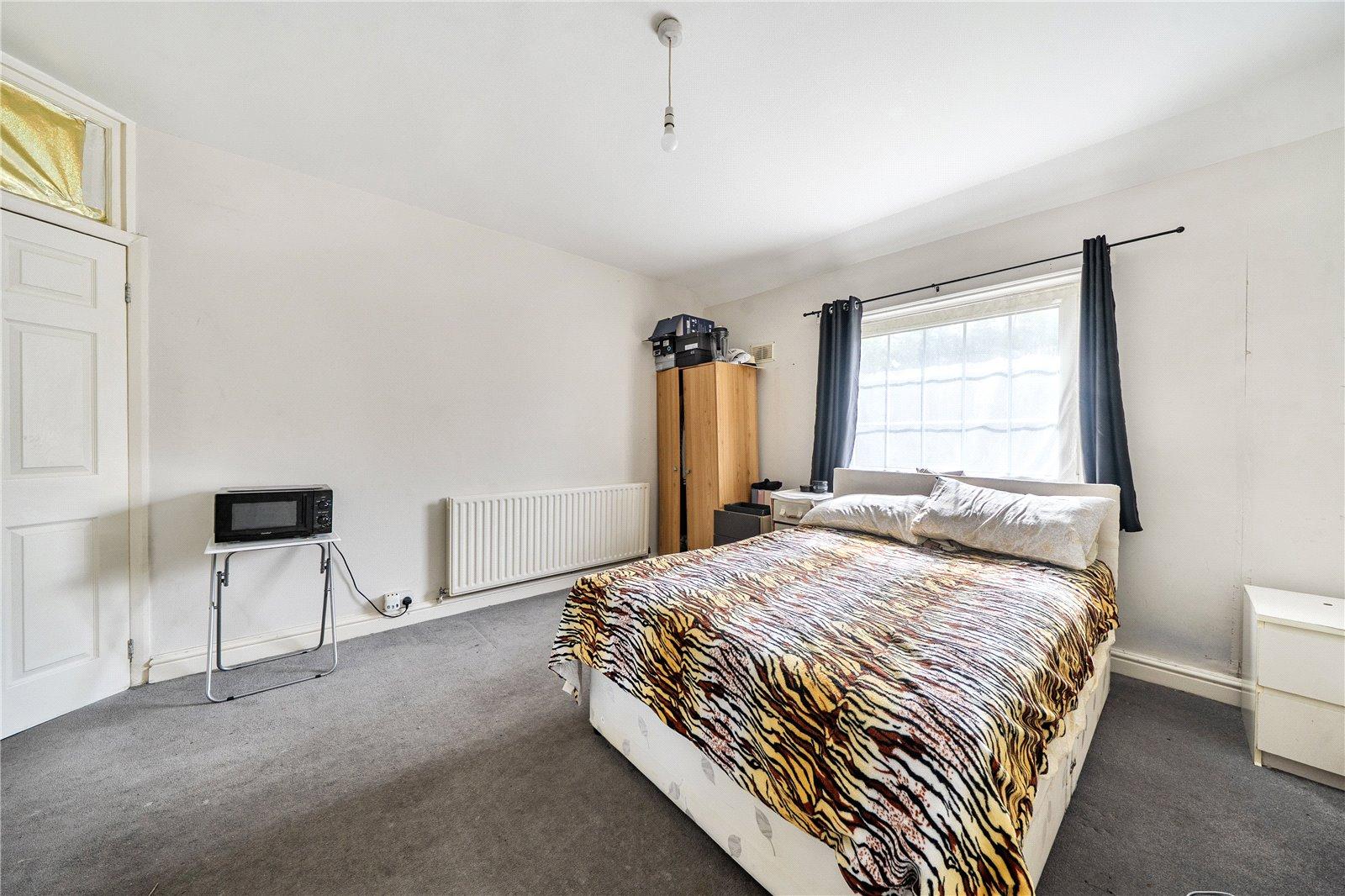 2 bedroom property for sale in West Norwood | Robinson Jackson