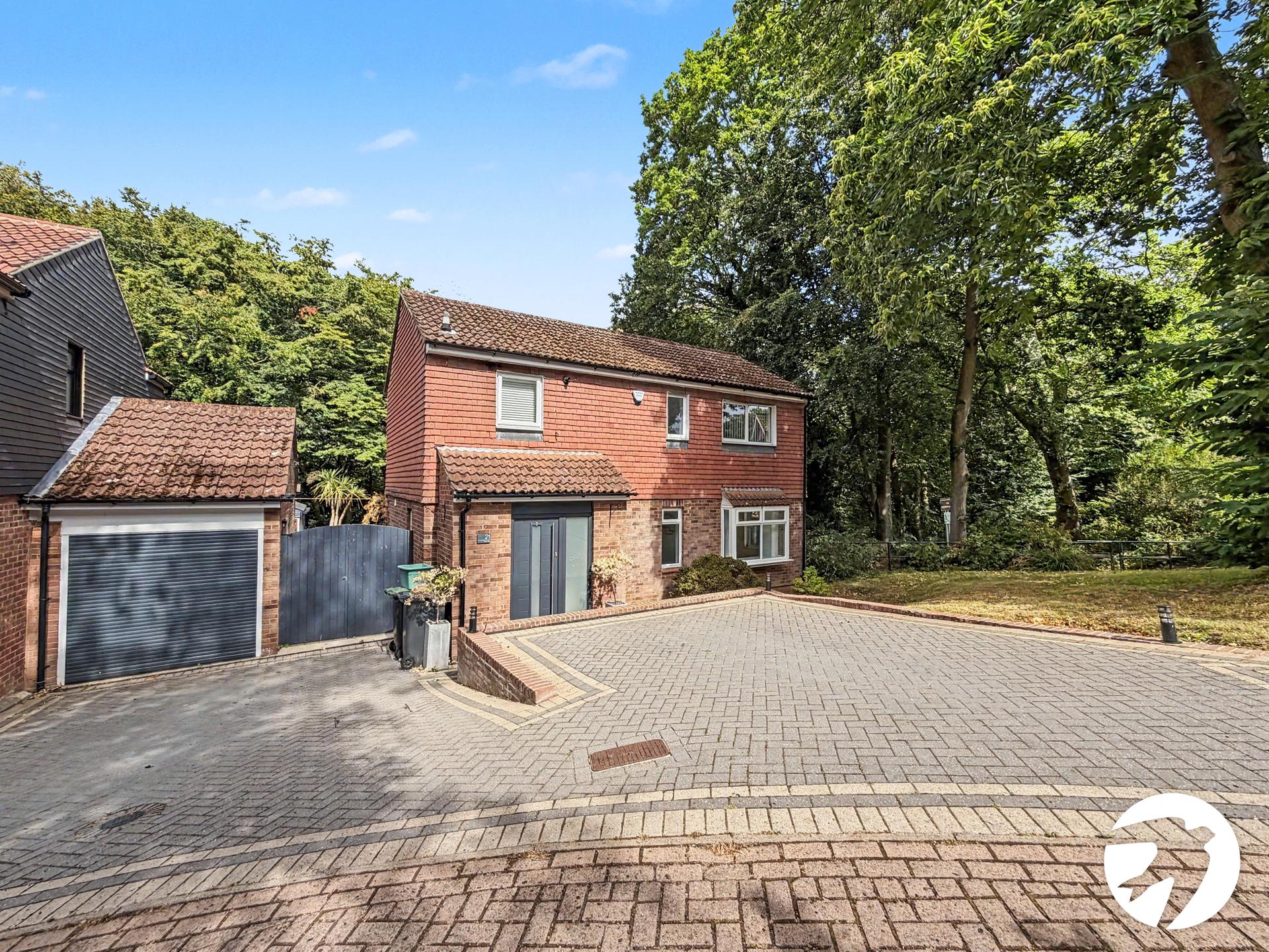 4 bedroom house for sale in Walderslade | Robinson Michael & Jackson