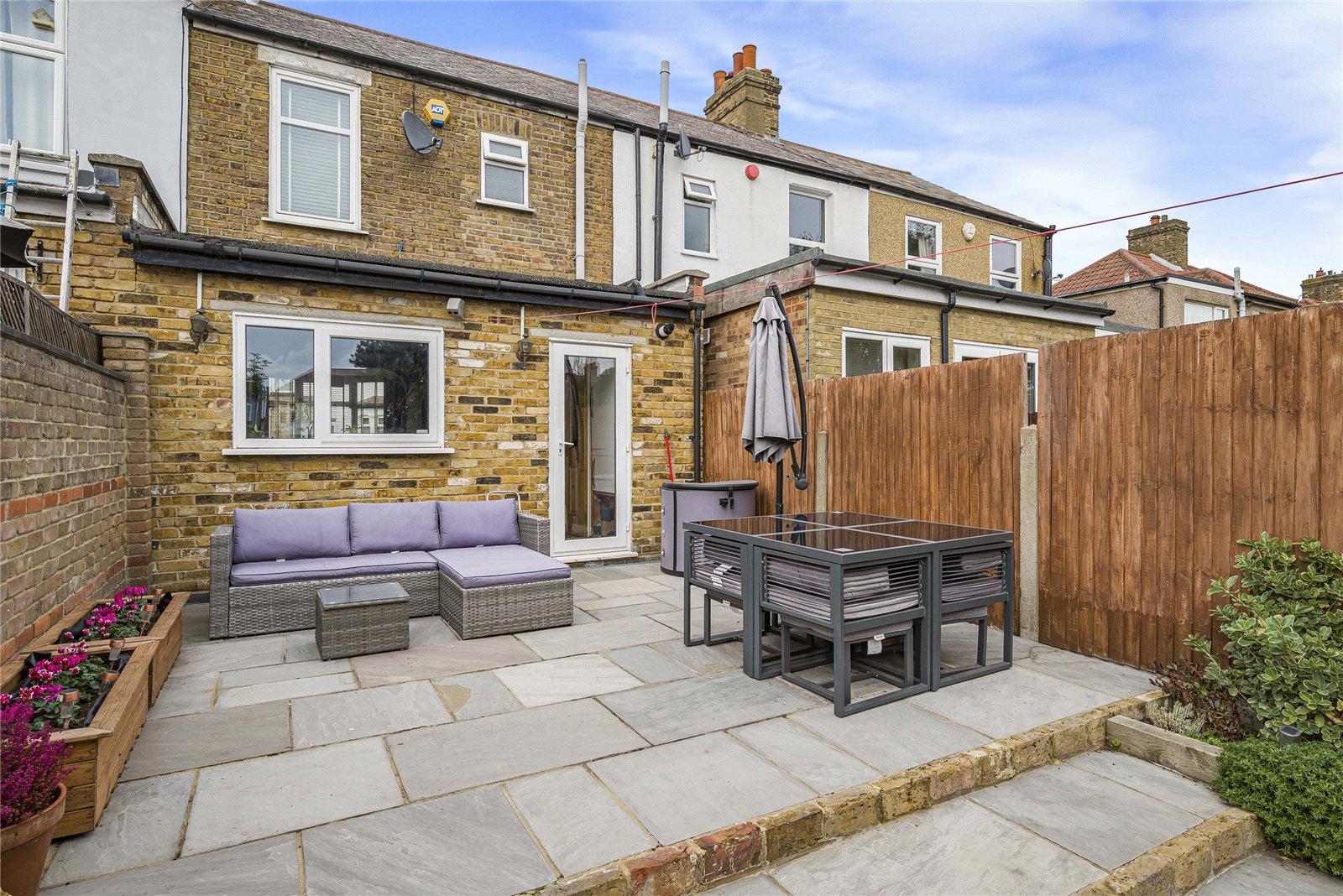 2 bedroom house for sale in Welling | Robinson Jackson