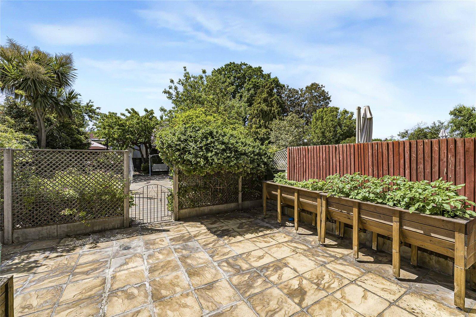 5 bedroom house for sale in South Welling | Robinson Jackson