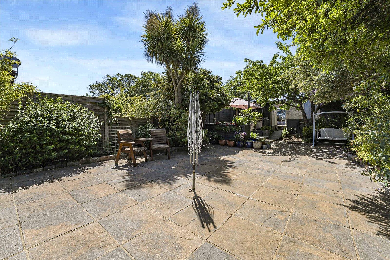 5 bedroom house for sale in South Welling | Robinson Jackson